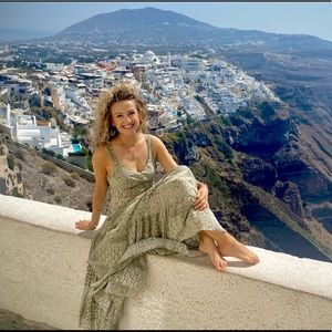 Meet your Posher, Elise